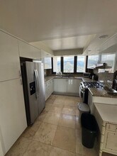 1650 Ala Moana Blvd in Honolulu, HI - Building Photo - Building Photo