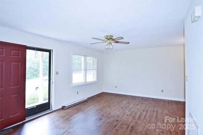 3711 Dorothys Ln in Newton, NC - Building Photo - Building Photo