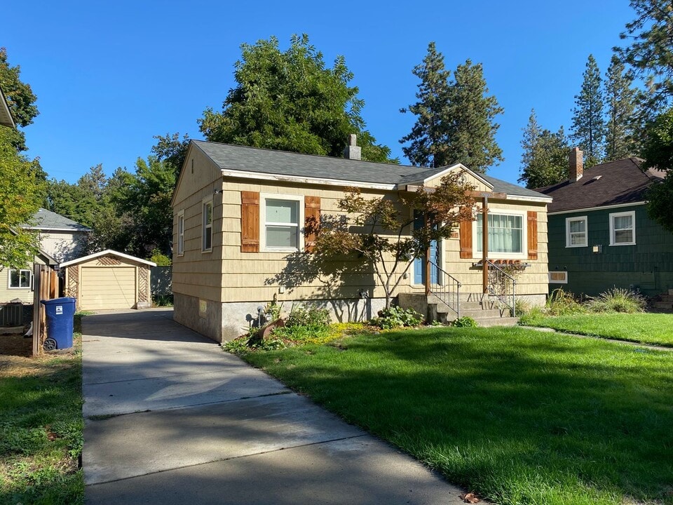 407 E 18th Ave in Spokane, WA - Building Photo