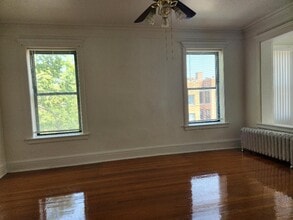 824 E 53rd St in Chicago, IL - Foto de edificio - Building Photo