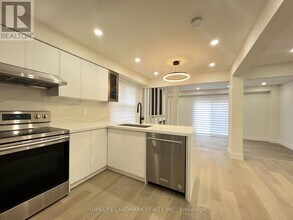 26 Ponymill Dr in Toronto, ON - Building Photo - Building Photo