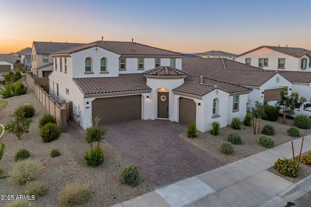 14274 W Sand Hills Rd in Surprise, AZ - Building Photo