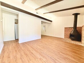 1118-1120 Hazelton St in San Marcos, TX - Building Photo - Building Photo