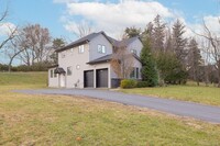 149 Viola Rd in Suffern, NY - Foto de edificio - Building Photo