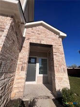 417 Lake Sweetwater Ln in Kyle, TX - Building Photo - Building Photo