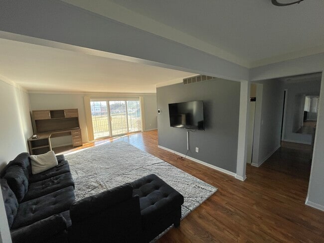 property at 500 Fox Hills Dr N