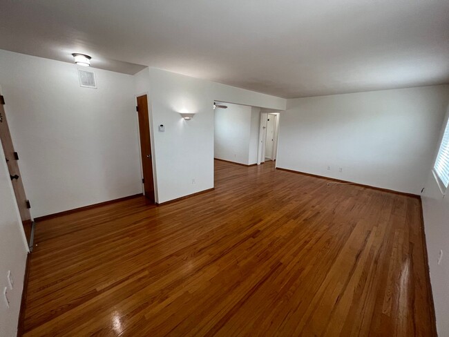 2035-2039 Ebers St in San Diego, CA - Building Photo - Building Photo
