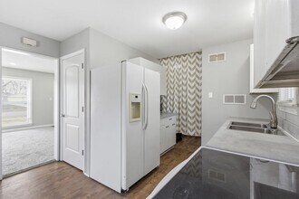 125 Sheffield Dr in Troy, MI - Foto de edificio - Building Photo