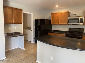 45501 W Guilder Ave in Maricopa, AZ - Building Photo - Building Photo