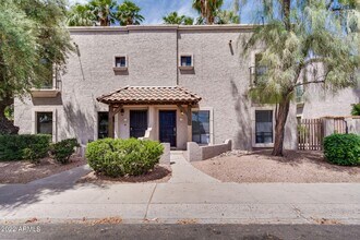 7290 E Rancho Vista Dr in Scottsdale, AZ - Building Photo - Building Photo