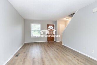 8027 E 88th St in Kansas City, MO - Building Photo - Building Photo