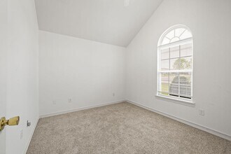 911 SW Cheyenne Dr in Bentonville, AR - Building Photo - Building Photo