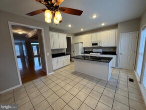 45776 Mountain Pine Square in Sterling, VA - Building Photo - Building Photo