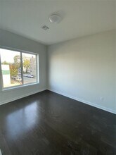 275 Broadway in Bayonne, NJ - Foto de edificio - Building Photo