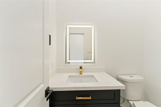 8048 Sunbury St in Houston, TX - Building Photo - Building Photo