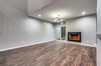 9228 Flickering Shadow Dr in Dallas, TX - Building Photo - Building Photo