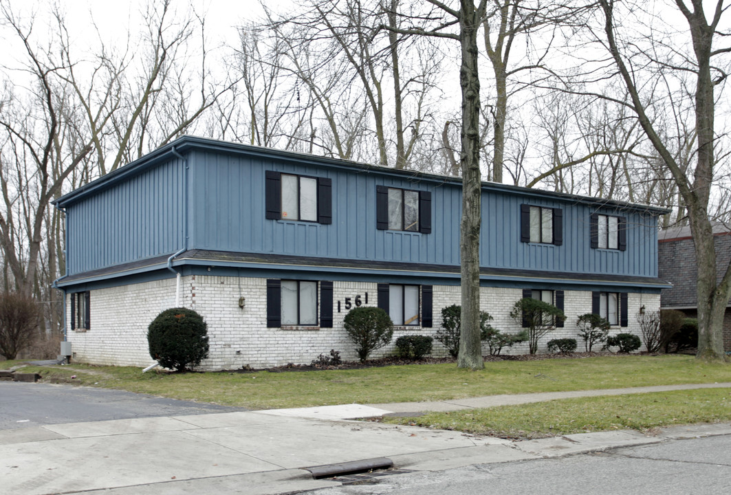 1561 Brooke Park Dr in Toledo, OH - Foto de edificio