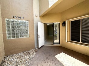 16369 Malibu Dr in Weston, FL - Building Photo - Building Photo