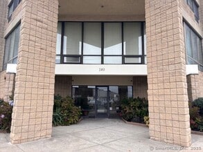 140 Captain Thomas Blvd in West Haven, CT - Building Photo - Building Photo