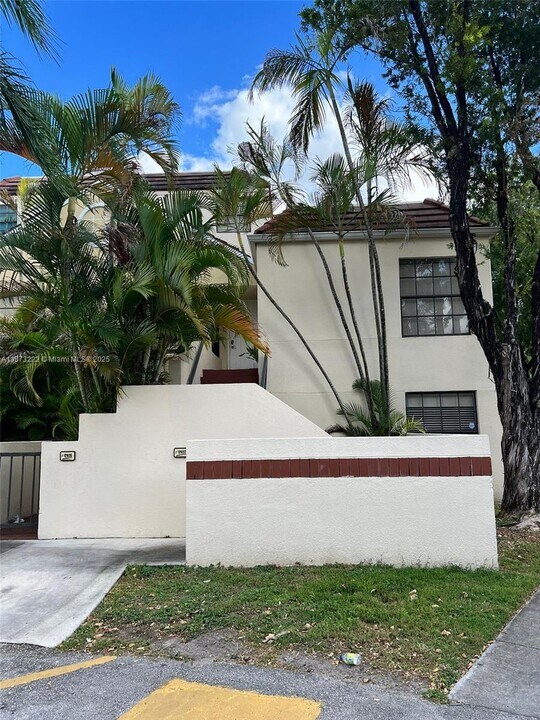 12922 SW 88th Terrace in Miami, FL - Building Photo