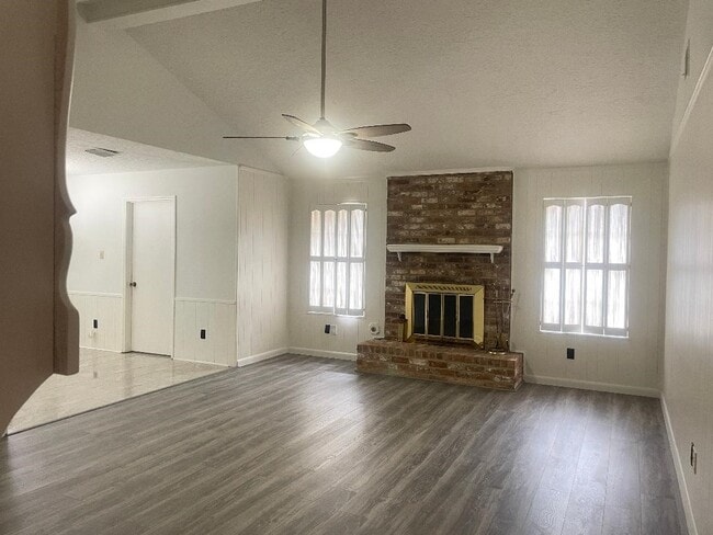 9303 Roos Rd in Houston, TX - Building Photo - Building Photo