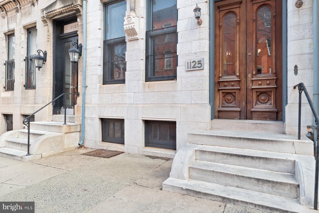 1125 St Paul St in Baltimore, MD - Building Photo
