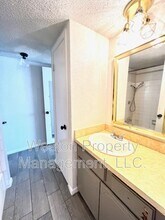 6054 Northwest Expy in Oklahoma City, OK - Building Photo - Building Photo