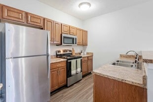 Blankenbaker Crossings Apartment Homes in Louisville, KY - Building Photo