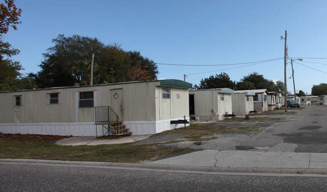 Singleton Mobile Home Park in Atlantic Beach, FL - Building Photo - Building Photo