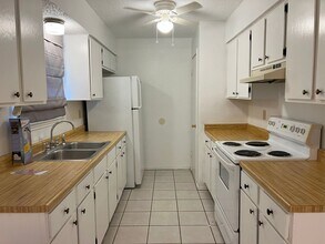 306 Sun Flower Dr in Marion, TX - Building Photo - Building Photo