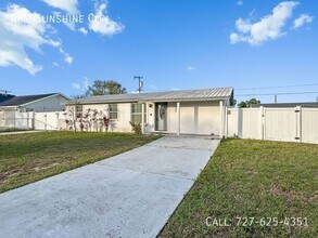 306 Flamingo Dr in Apollo Beach, FL - Building Photo - Building Photo