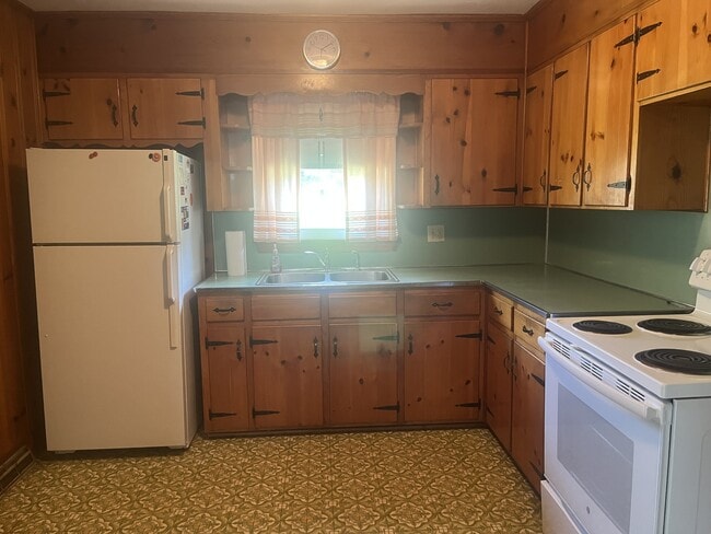 141 Daniels Pl in Madison Heights, VA - Building Photo - Building Photo