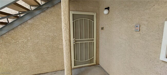 230 Mission Newport Ln in Las Vegas, NV - Building Photo - Building Photo