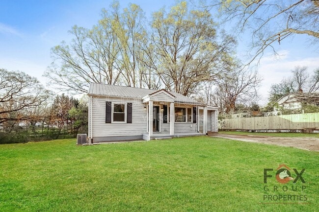 property at 1522 7th Ave Dr SW