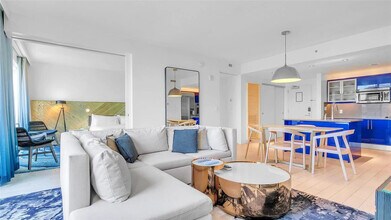 3101 Bayshore Dr in Fort Lauderdale, FL - Building Photo - Building Photo