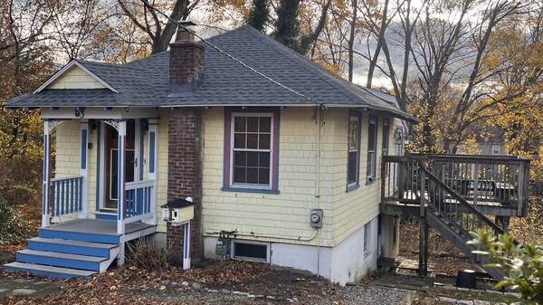 53 Circuit Rd in Dedham, MA - Building Photo