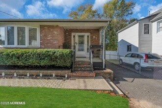 97 Monmouth Ave in Freehold, NJ - Building Photo - Building Photo