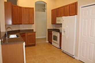 537 Coral Trace Blvd in Edgewater, FL - Building Photo - Building Photo