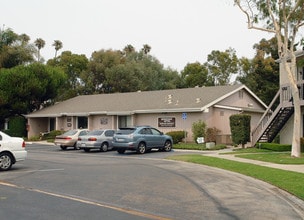 Heritage Park Apartments in Oxnard, CA - Building Photo - Building Photo