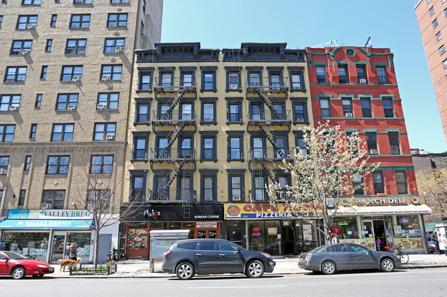 852 Amsterdam Ave in New York, NY - Foto de edificio - Building Photo
