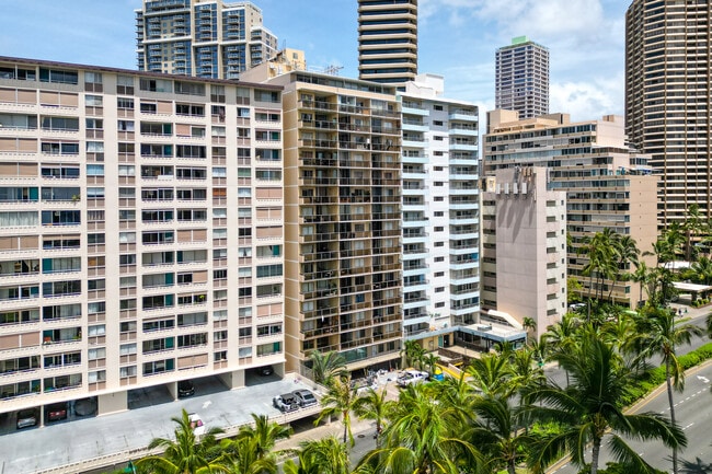 Ala Wai Terrace in Honolulu, HI - Building Photo - Building Photo