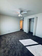 33 University Dr-Unit -2 in Colorado Springs, CO - Building Photo - Building Photo