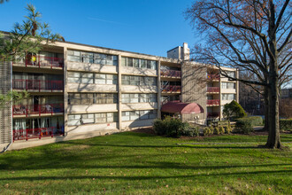 Presidential Park Condominium in Hyattsville, MD - Building Photo - Building Photo