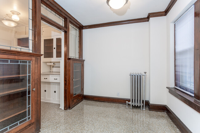 Berkshire Apartments in Milwaukee, WI - Building Photo - Interior Photo