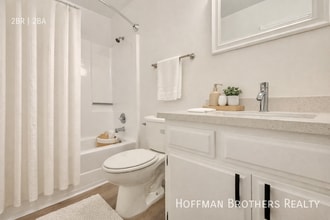 11817 Victory Blvd, Unit 114 in Los Angeles, CA - Building Photo - Building Photo