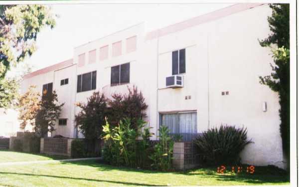 7438 Kester Ave in Van Nuys, CA - Building Photo - Building Photo