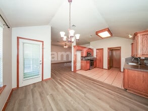 1405 SE 16th St in Moore, OK - Building Photo - Building Photo