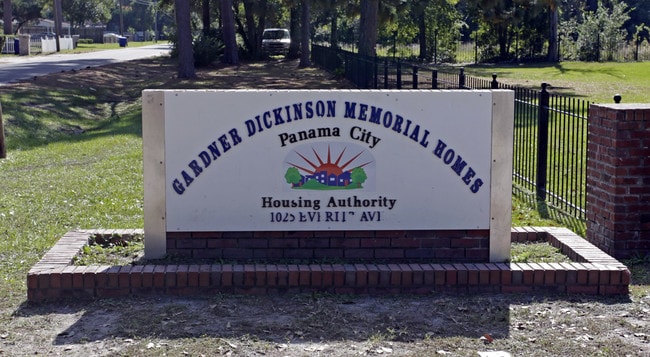 Gardner Dickinson Memorial Homes in Panama City, FL - Building Photo - Building Photo