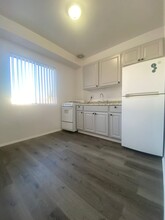 Royal Palms Apartments in Torrance, CA - Building Photo - Interior Photo