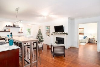 53 E Bay Street Apt C in Charleston, SC - Building Photo - Building Photo